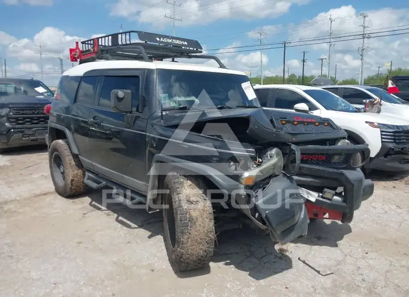 2013 Toyota FJ Cruiser фото