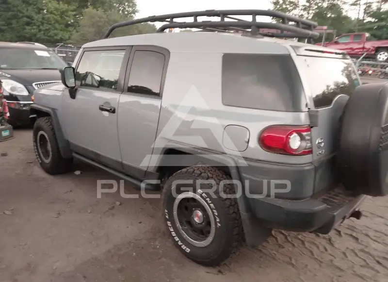 2013 Toyota FJ Cruiser фото