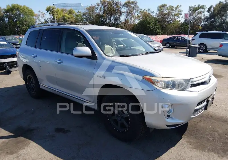 2013 Toyota Highlander фото