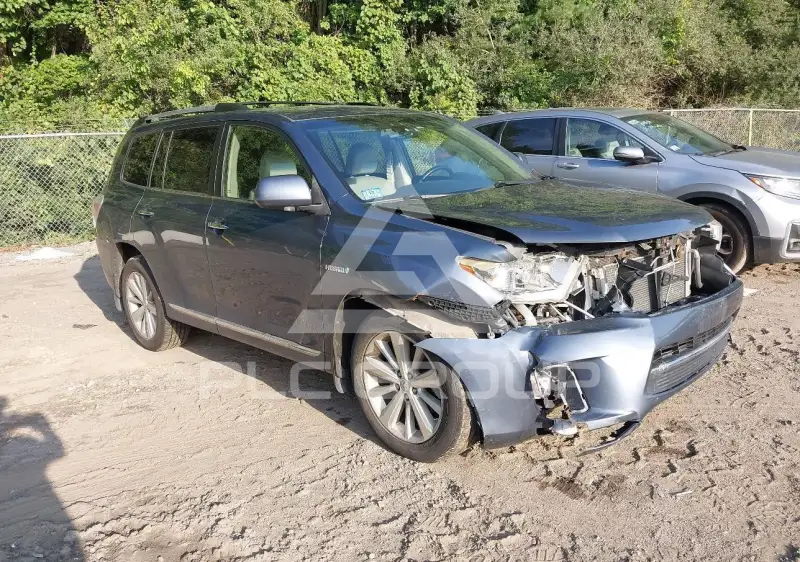 2013 Toyota Highlander photo