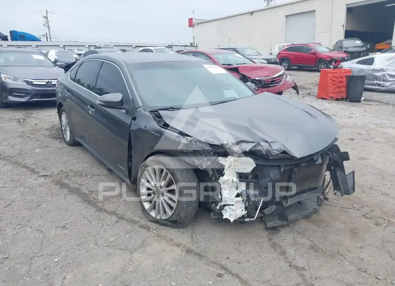 2013 Toyota AVALON photo