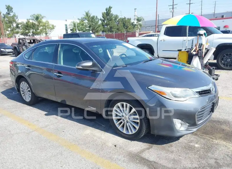 2013 Toyota AVALON фото