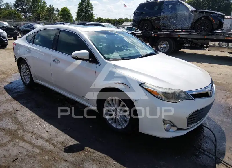 2013 Toyota AVALON photo