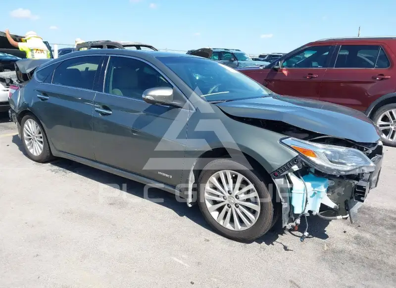 2013 Toyota AVALON photo