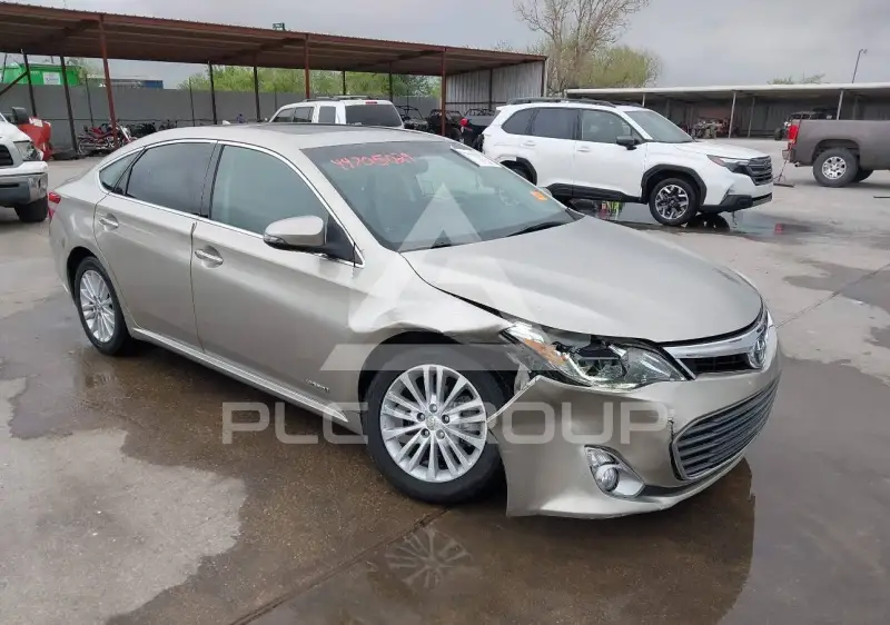 2013 Toyota AVALON photo