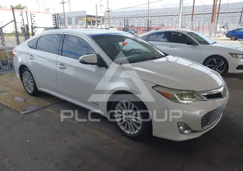 2013 Toyota AVALON фото