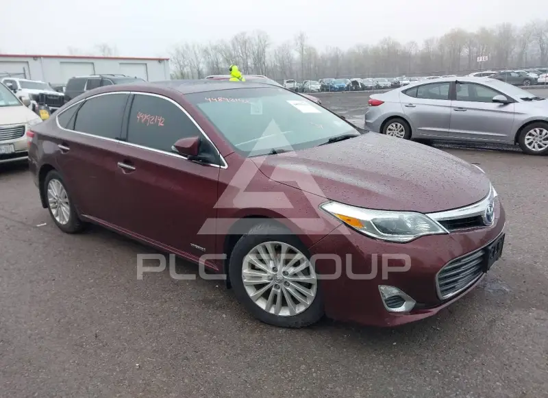 2013 Toyota AVALON фото