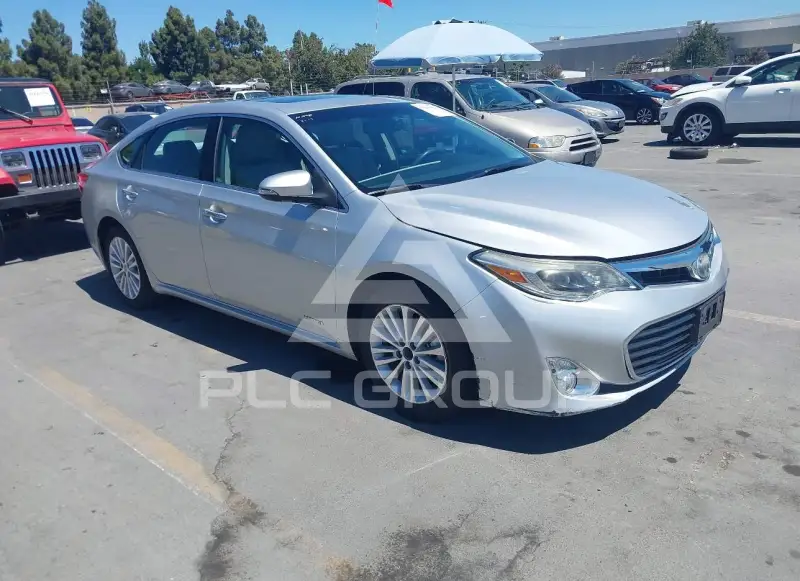 2013 Toyota AVALON фото