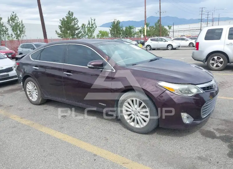 2013 Toyota AVALON фото
