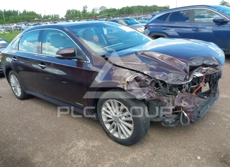 2013 Toyota AVALON фото