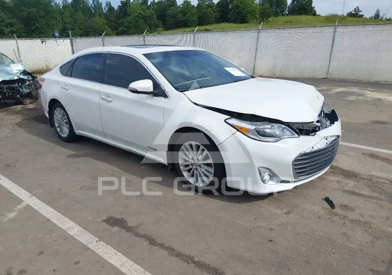 2013 Toyota AVALON photo