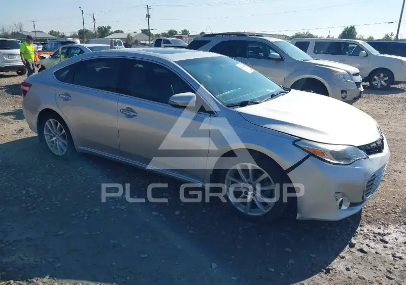 2013 Toyota AVALON фото