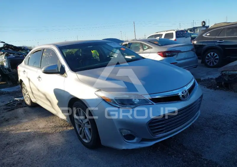 2013 Toyota AVALON фото