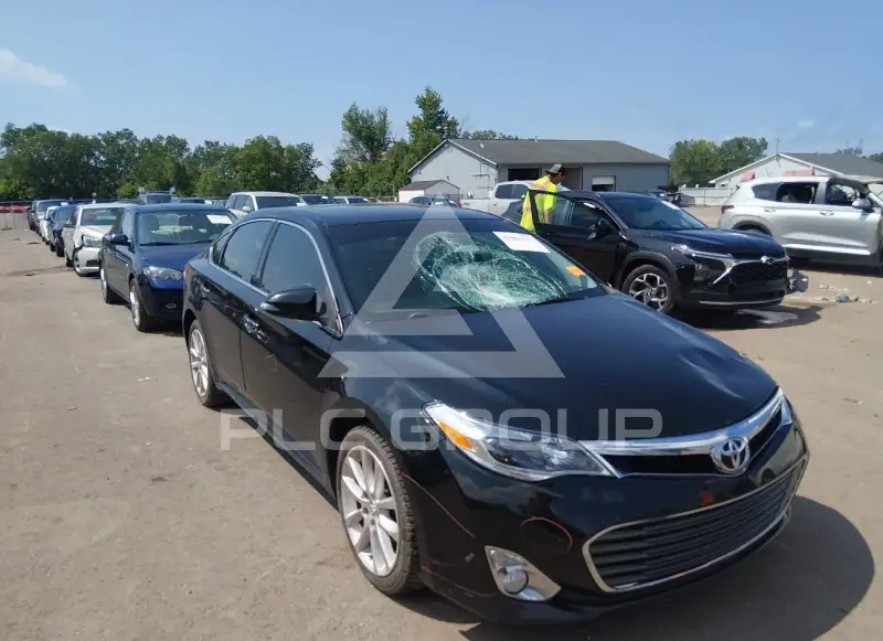 2013 Toyota AVALON фото