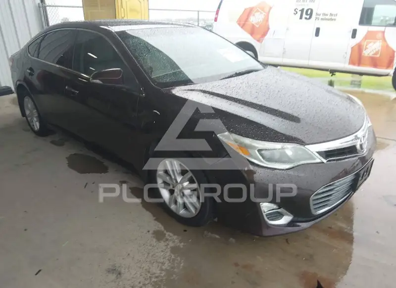 2013 Toyota AVALON photo