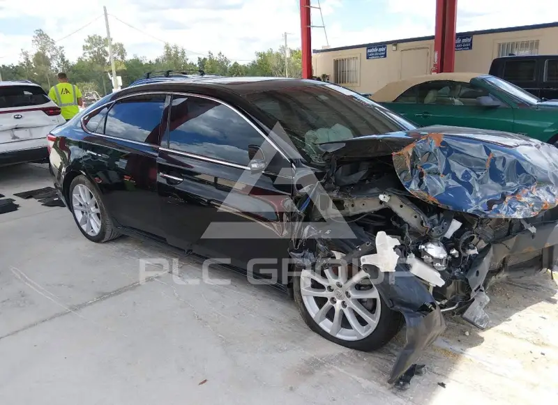 2013 Toyota AVALON фото