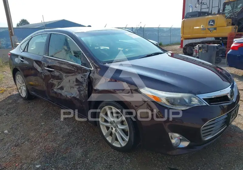 2013 Toyota AVALON photo