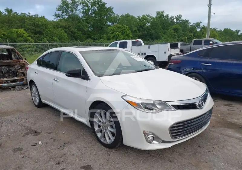 2013 Toyota AVALON фото