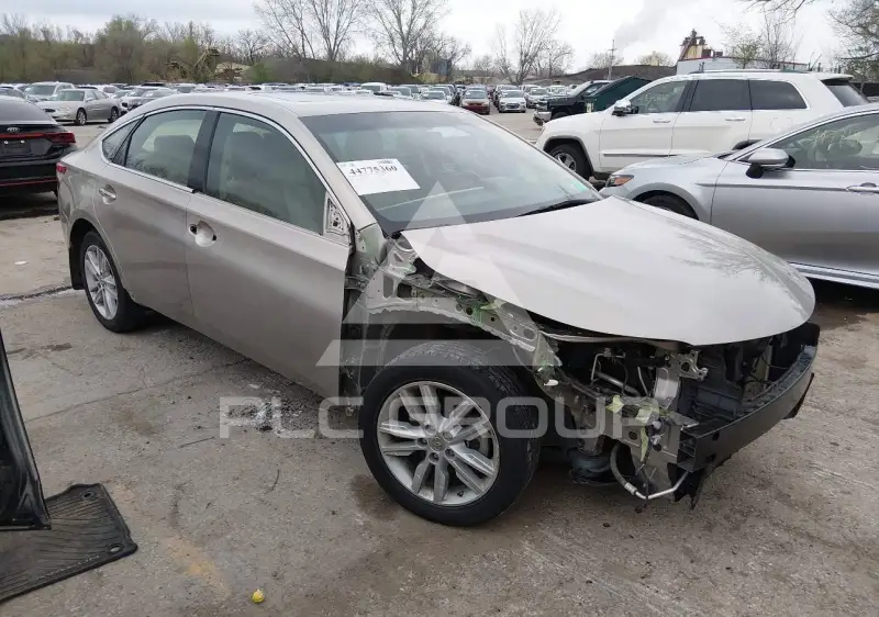 2013 Toyota AVALON фото