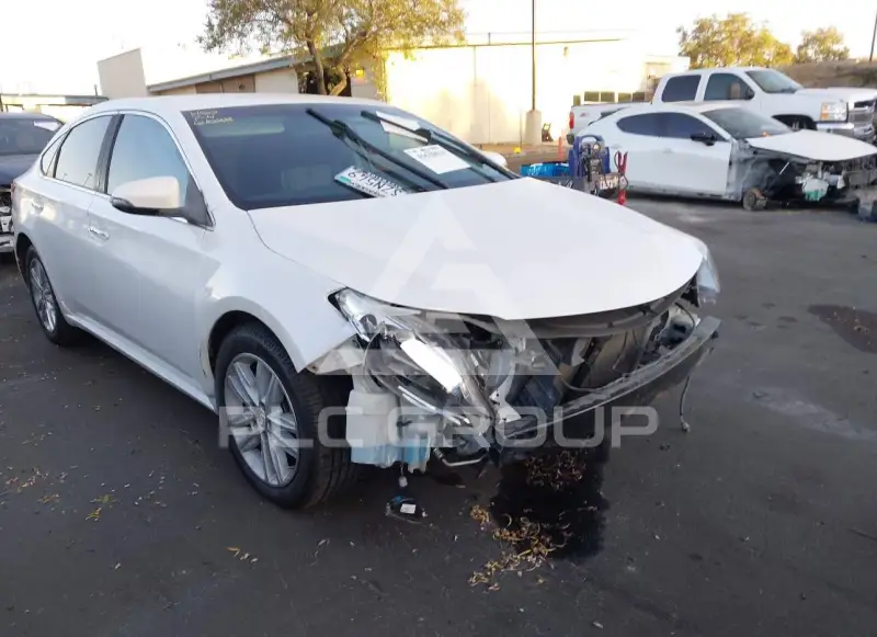 2013 Toyota AVALON фото