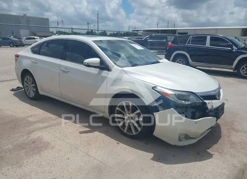 2013 Toyota AVALON photo