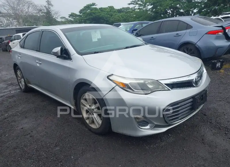 2013 Toyota AVALON фото