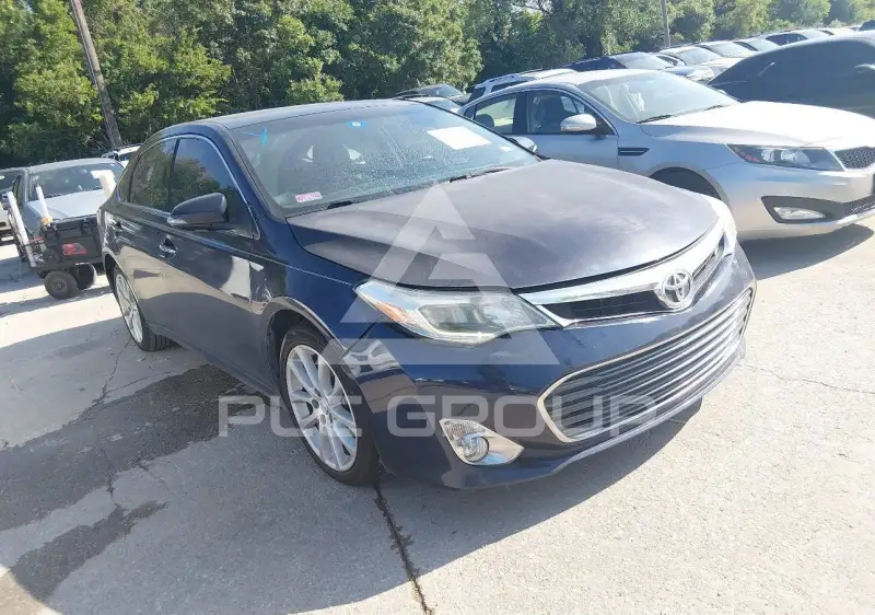 2013 Toyota AVALON photo