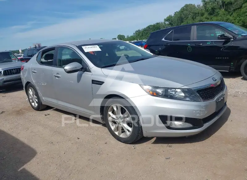 2013 KIA Optima photo