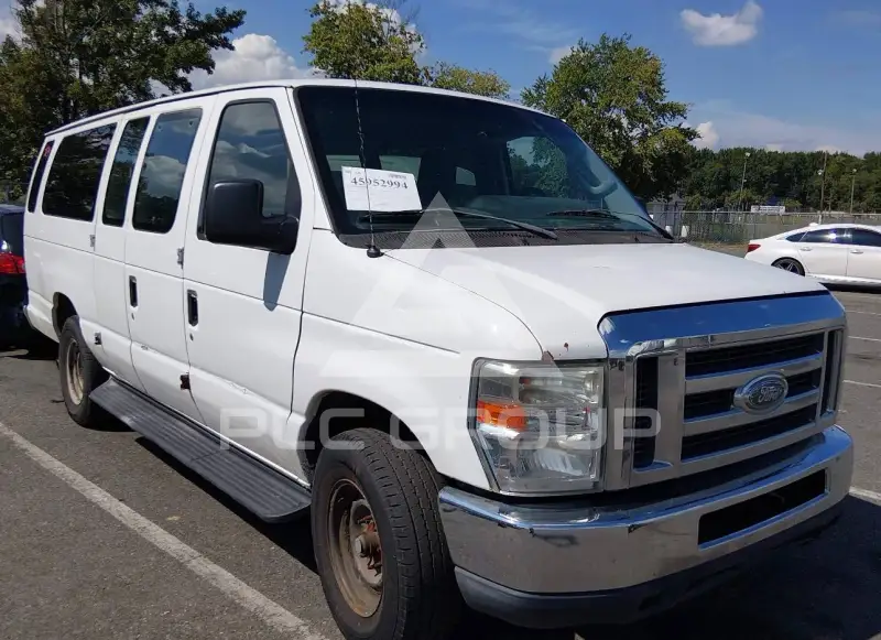 2013 Ford E-350 фото