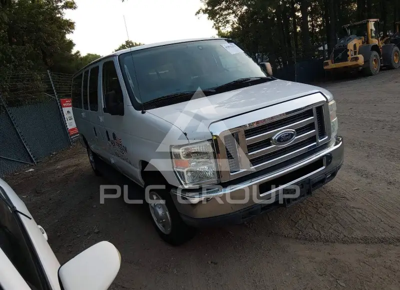 2013 Ford E-350 фото