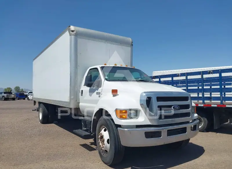 2013 Ford F-650 фото
