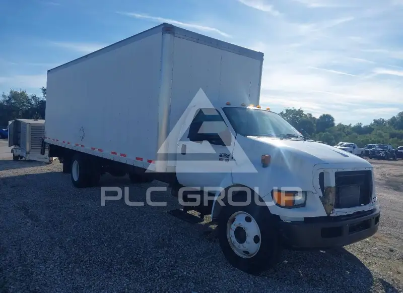 2013 Ford F-650 фото