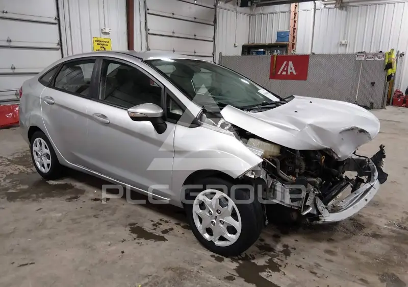 2013 Ford FIESTA фото