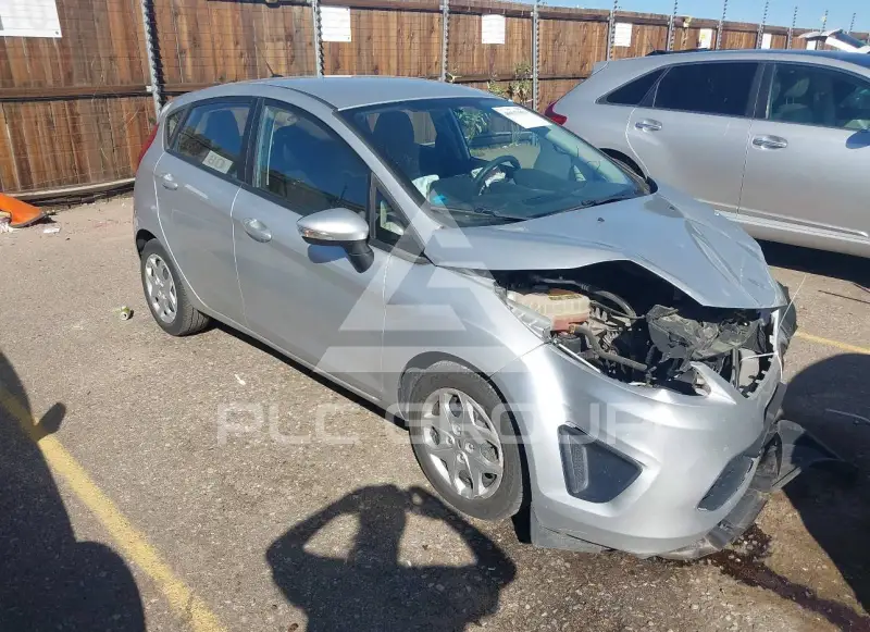 2013 Ford FIESTA фото