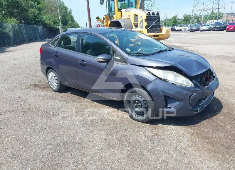 2013 Ford FIESTA фото