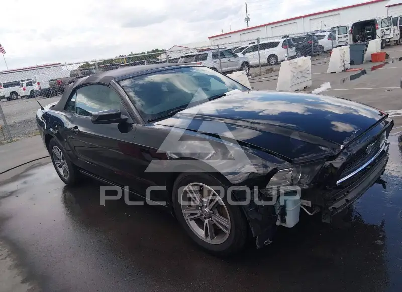 2013 Ford MUSTANG photo