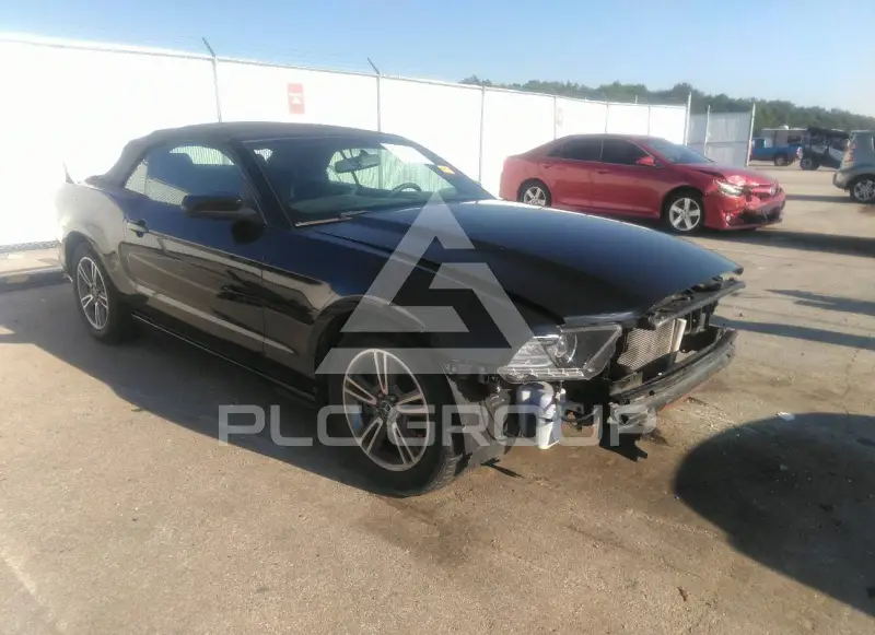 2013 Ford MUSTANG фото