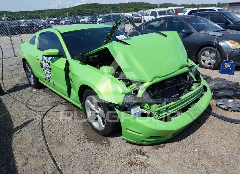 2013 Ford MUSTANG фото