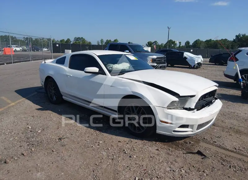 2013 Ford MUSTANG фото