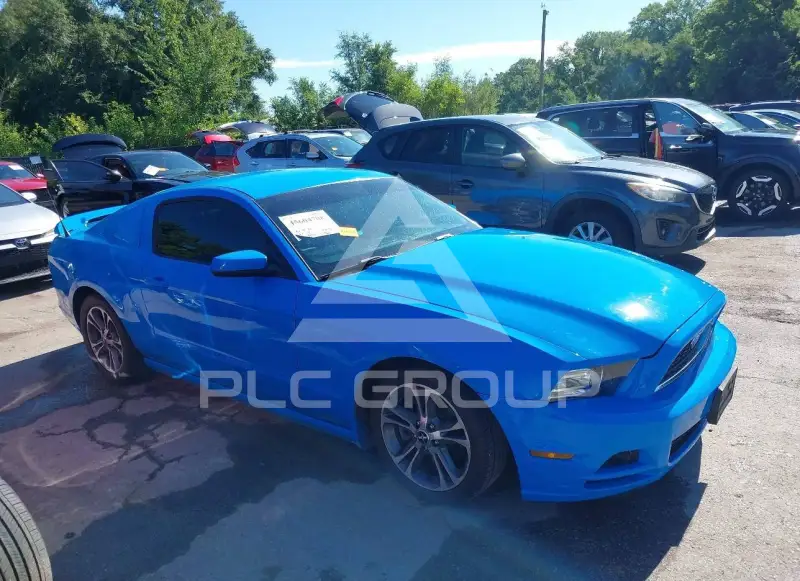 2013 Ford MUSTANG фото
