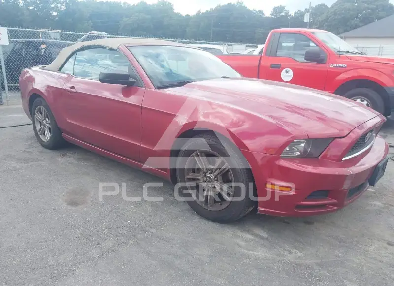 2013 Ford MUSTANG фото