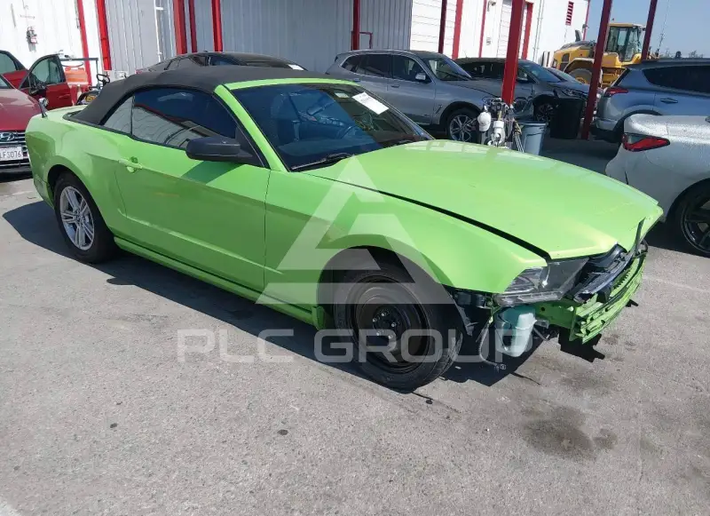 2013 Ford MUSTANG photo