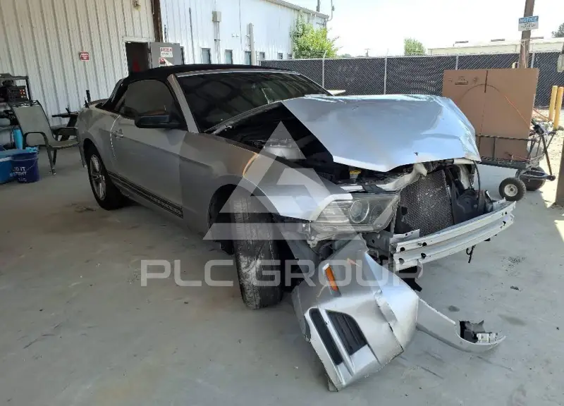 2013 Ford MUSTANG фото