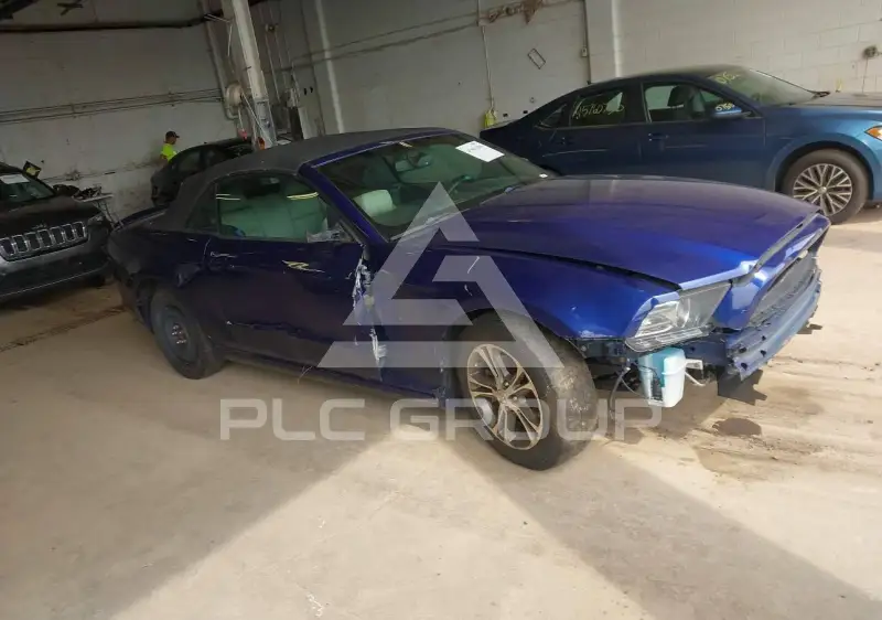 2013 Ford MUSTANG фото