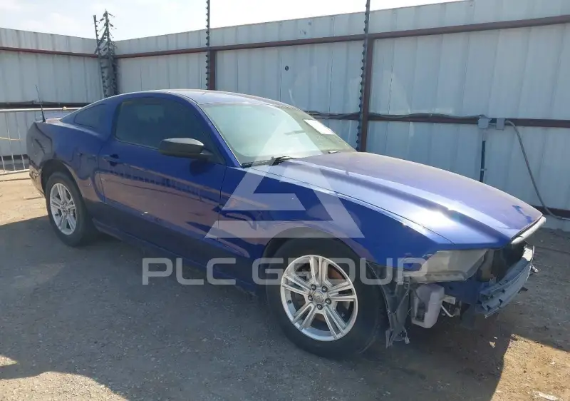 2013 Ford MUSTANG photo