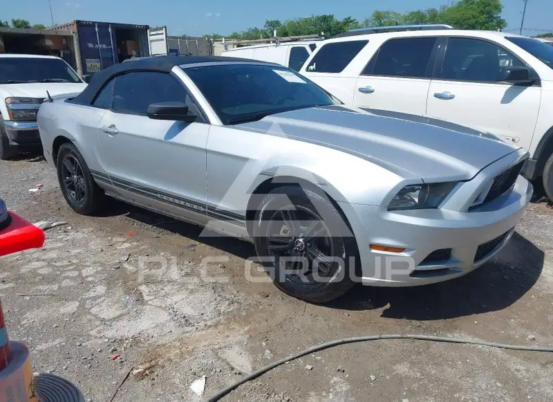 2013 Ford MUSTANG photo