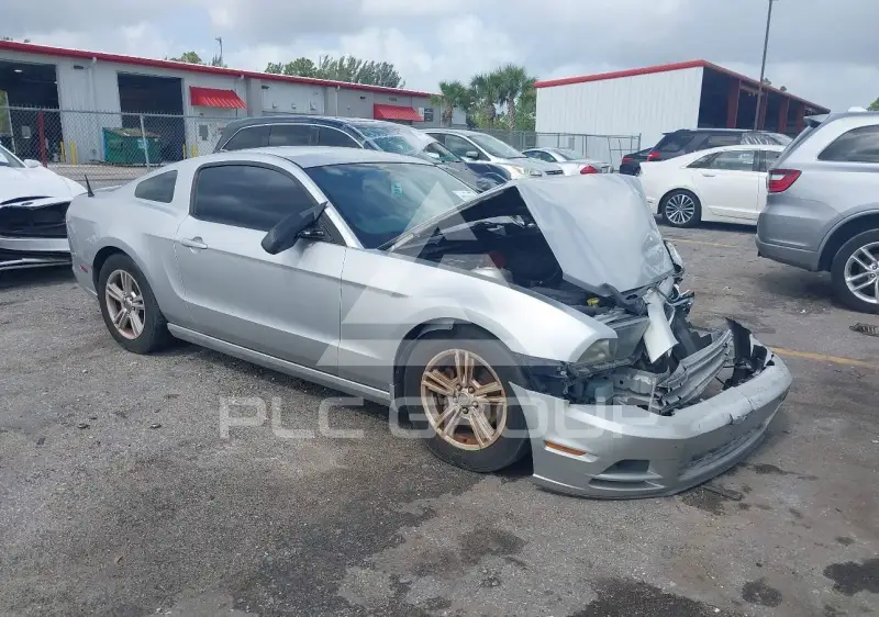 2013 Ford MUSTANG фото