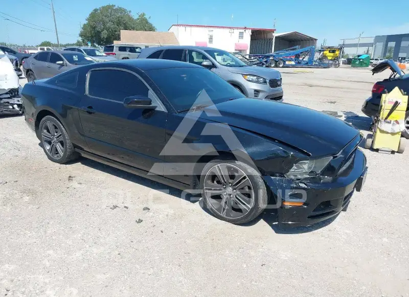 2013 Ford MUSTANG фото