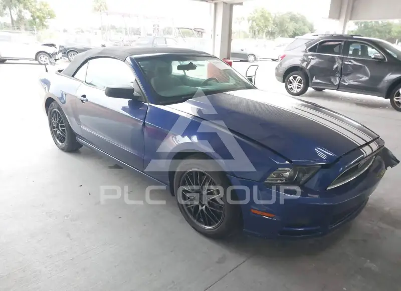 2013 Ford MUSTANG фото