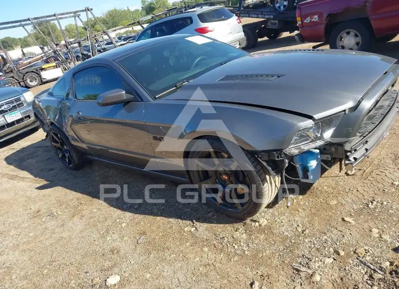 2013 Ford MUSTANG photo
